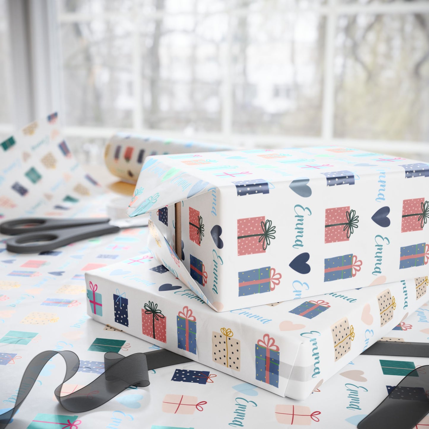 Personalizable Wrapping Papers with Cute Gifts